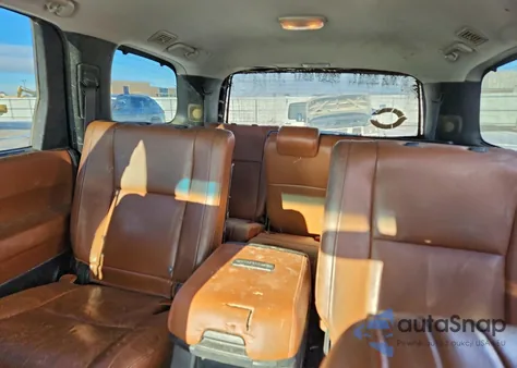 2010 Toyota Sequoia Platinum z USA, uszkodzony, nr VIN 5TDDW5G12AS028229